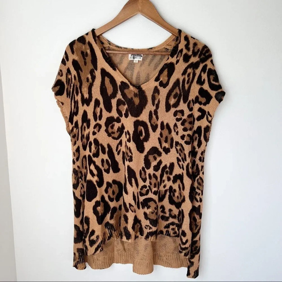 Show Me Your Mumu Carter Tunic in Leopard Knitten - Picture 2 of 10